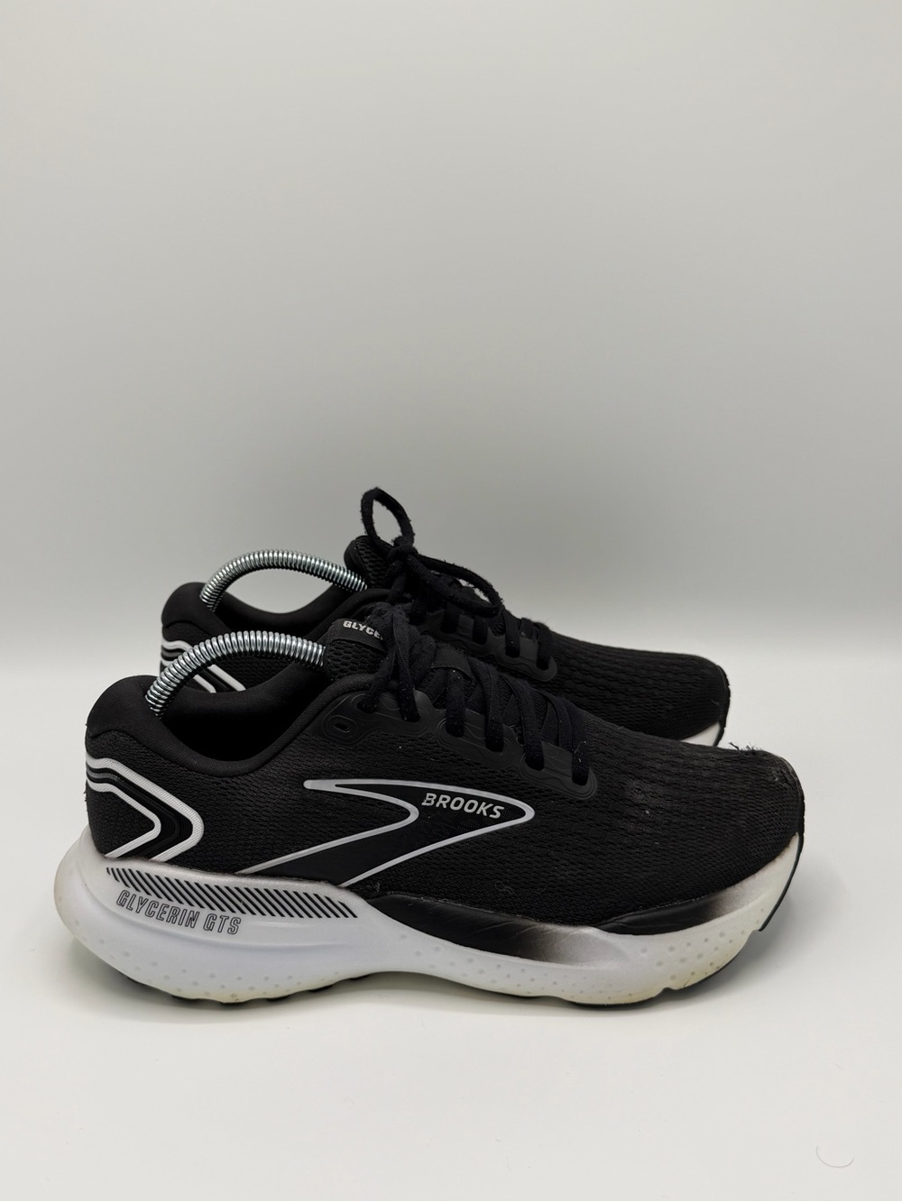 Brooks Menβs Black and White Neutral Cushion Running Shoes